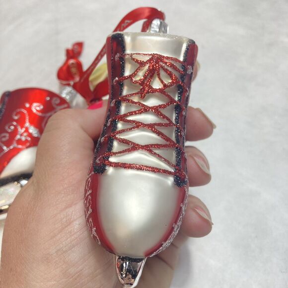 Waterford Holiday Heirloom Ice Dancing Skates Pair Glass Ornaments 144271 w Box - Picture 6 of 13